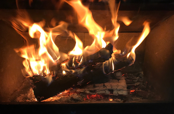 壁爐的魅力：尊貴、溫暖、親情，您終生的伙伴！